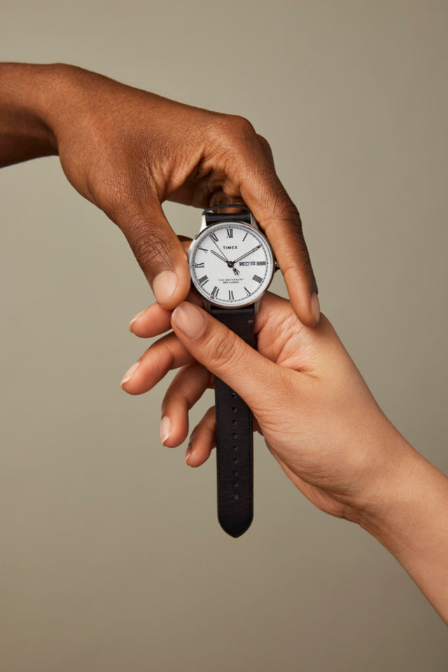 TW2W15000 Waterbury Classic 40mm Leather Strap Watch Primary Wrist Image