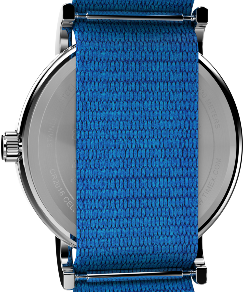 TW2W19400 Timex Weekender x Peanuts Gang's All Here 38mm Fabric Strap Watch Caseback Image