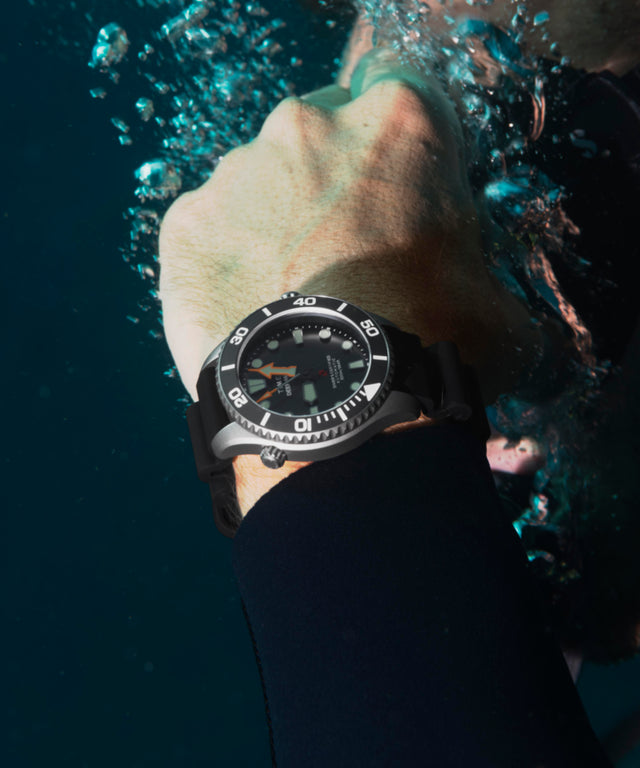 TW2W82100 Deepwater Meridian 300 Titanium HEV Automatic 44mm HNBR Synthetic Rubber Strap Watch Alt Lifestyle Image 3