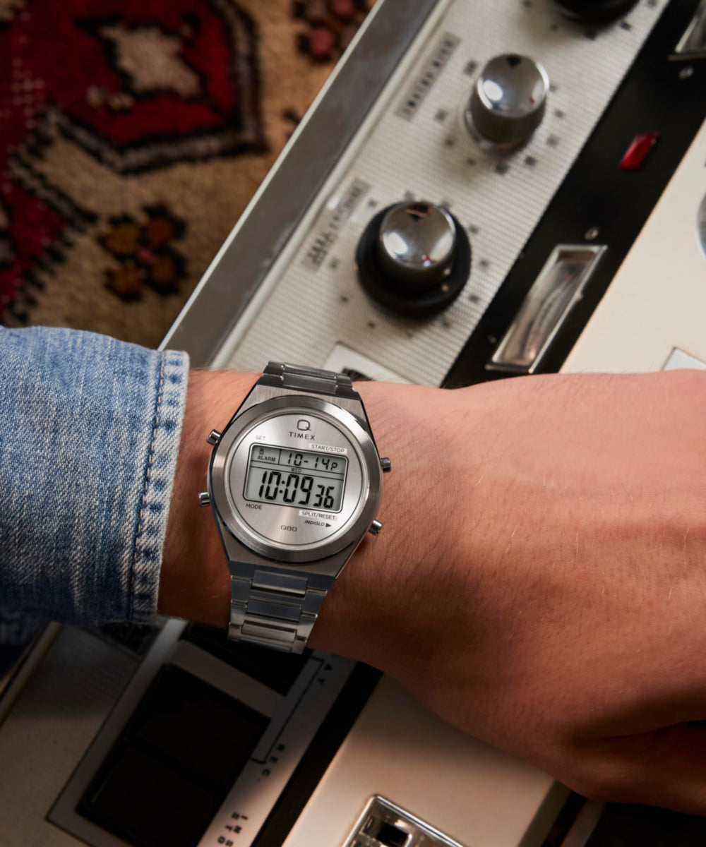 TIMEX Q Reissue disital　シルバー Amazon | Timex Q LCA ReIssue Digital 33mm シルバー | 腕時計