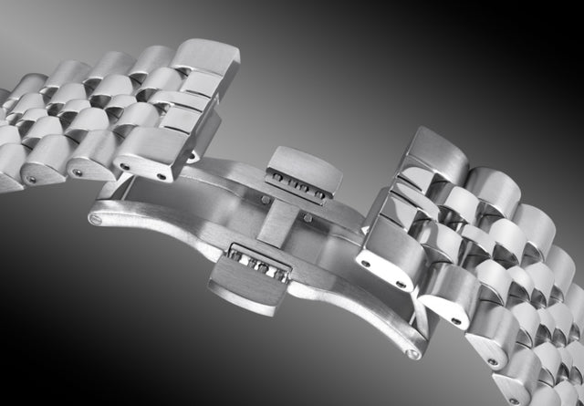 TW2Y23300 Waterbury Metropolitan Sub-Second 39mm Stainless Steel Bracelet Watch Collab Additional Image