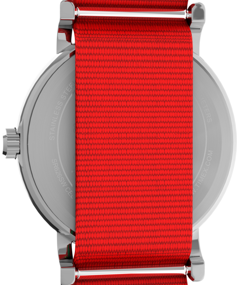 TW2Y39500 Peanuts® x Timex Weekender Snoopy Santa Hat 31mm Fabric Strap Watch Caseback Image